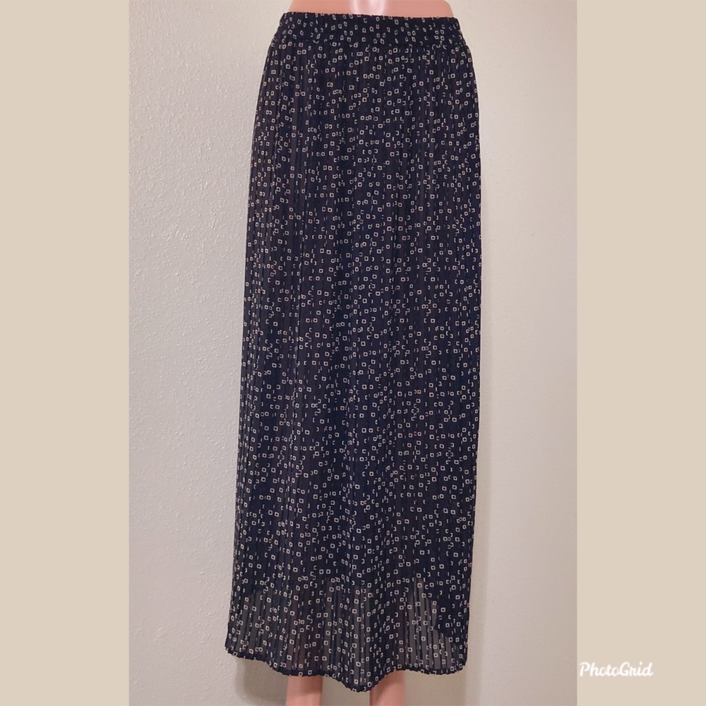 Breeches Black with tan square blocks skirt